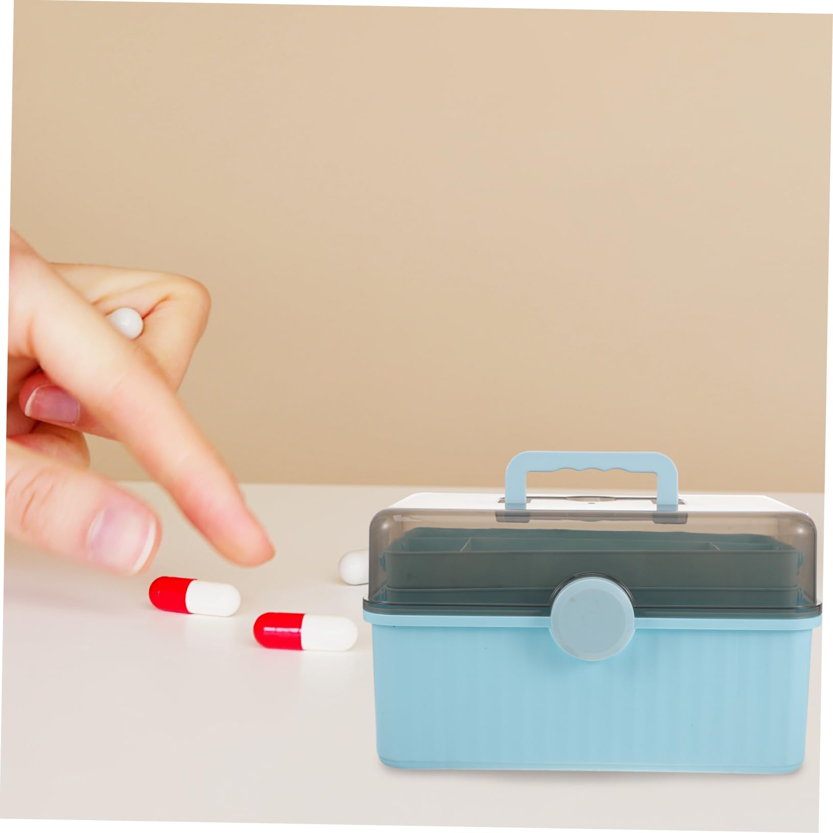 Beavorty Caja Médica Portátil de Plástico Azul Diseño de Capas, Gran Capacidad y Estructura Resistente, Adecuado para Primeros Auxilios en Oficina y Viajes al Aire Libre Estilo Aleatorio