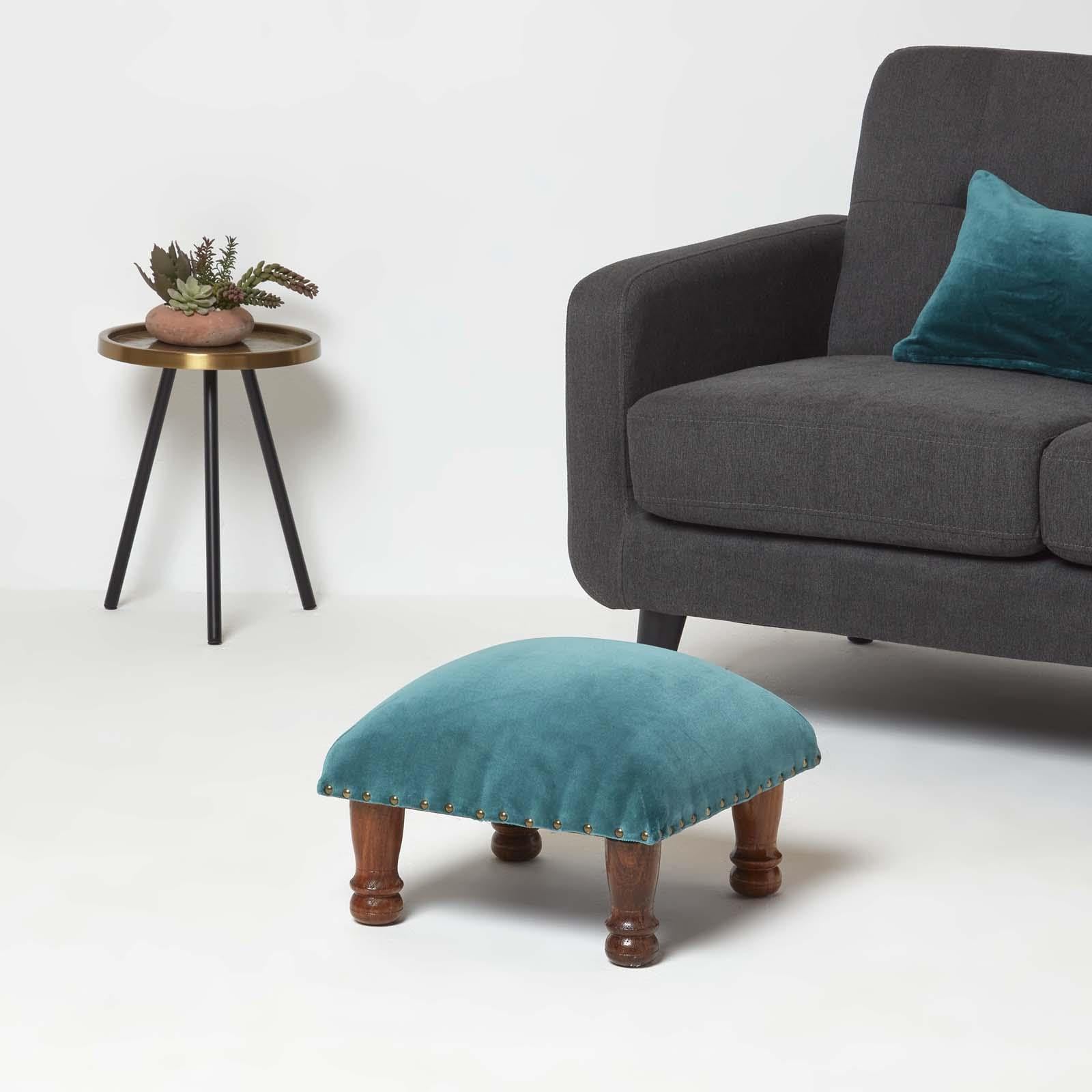 HOMESCAPES Repose-Pieds carré en Velours, Petit Tabouret Bas Vert émeraude, Pouf en Bois 40x40x25 cm