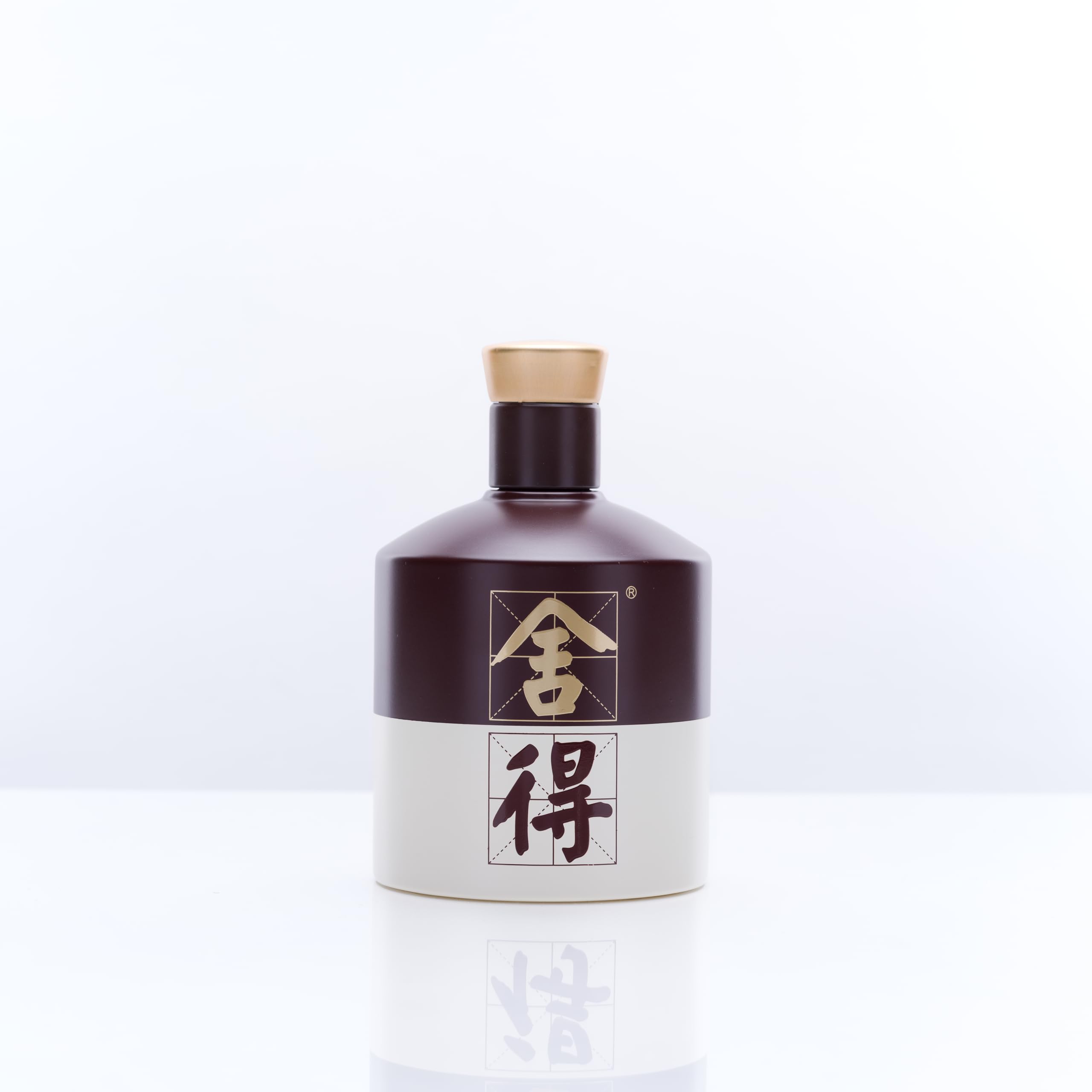 Amazon.co.jp: 品味舎得 五代 アルコール52度 500ml 箱付 中国酒 白酒