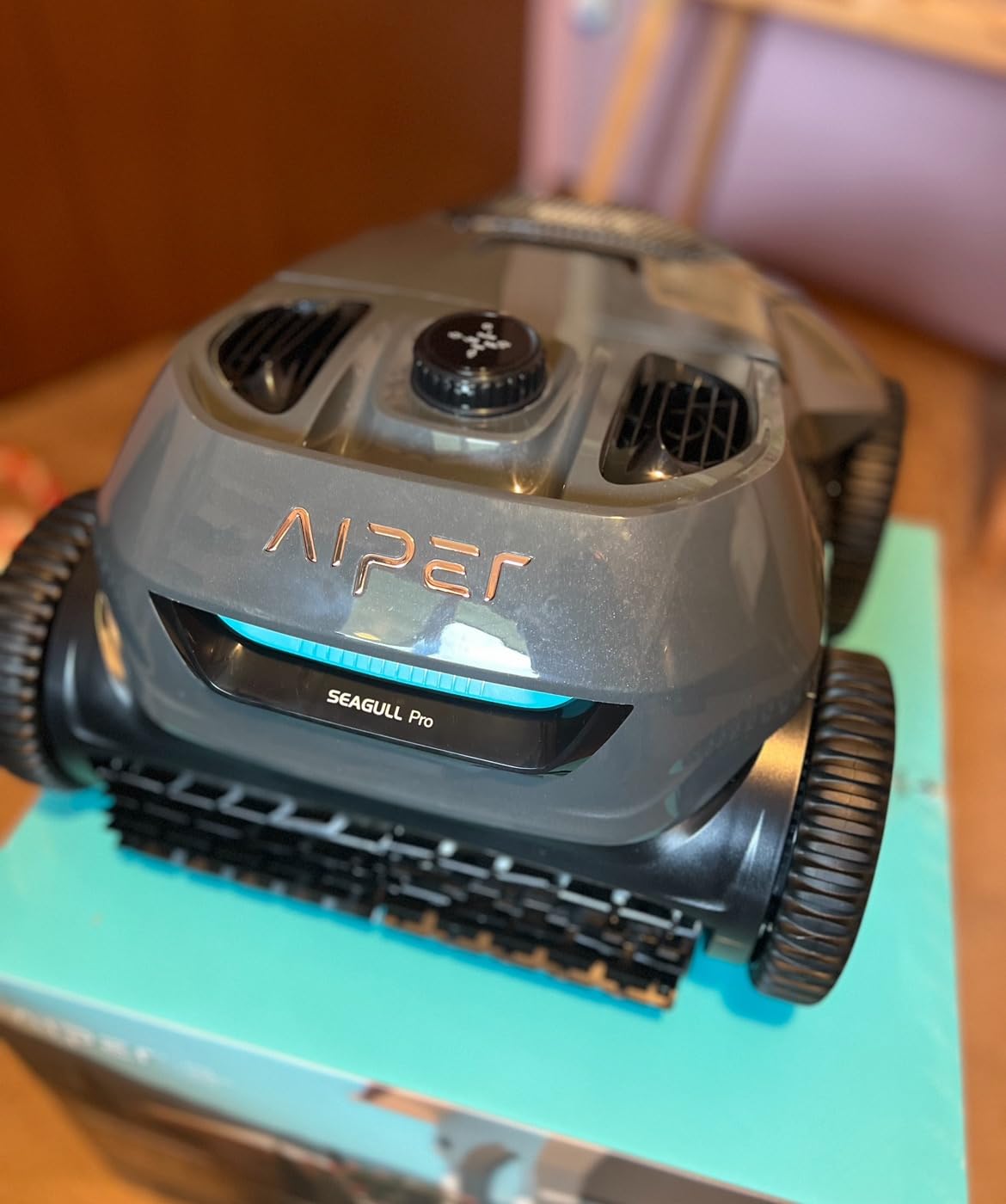 AIPER Cordless Robotic Pool Cleaner, WavePath Navigation, Wall-Climbing, Quad-Motor, 150 mins Runtime for Inground Pools up to 1,600 sq.ft, Seagull Pro ZT6002 photo review