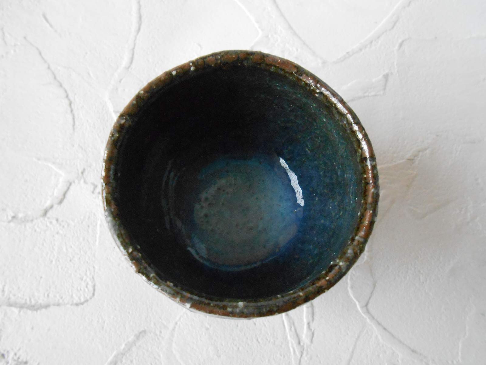 Amazon.co.jp: 酒盃！ 納富晋 ☆藍萩刀刻ぐい呑☆ サカズキ 盃