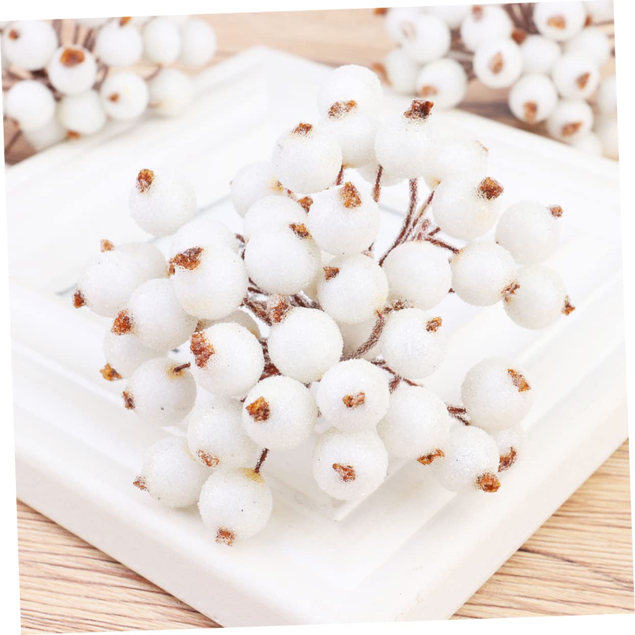 STOBAZA 800stücke Künstliche Frostbeeren Realistische Dekoration Für Hochzeiten Weihnachten Und Festlichkeiten Handgemachte Girlandenmaterialien Weiß