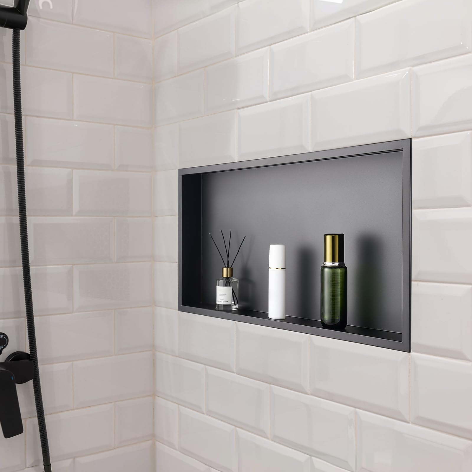 VEVOR Nicho de Ducha Empotrado 33x63,5x10,2 cm Estante Divisor de Pared de Acero Inoxidable Organizador de Jabón y Champú con Marco Sellado Impermeable Duradero Fácil de Instalar para Baño, Negro