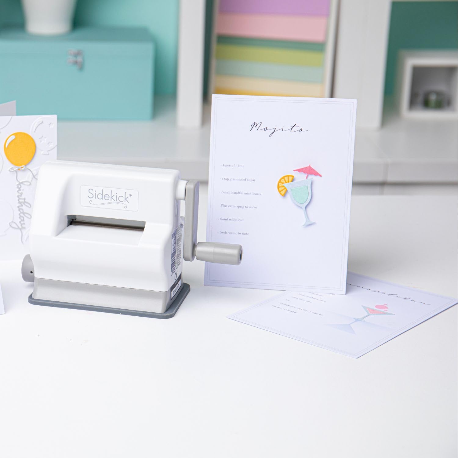 Sizzix Sidekick Starter Kit 661770, tragbare manuelle Stanz- und Prägemaschine für Kunst und Handwerk, Scrapbooking und Kartenherstellung, 6,35 cm Öffnung, Weiß