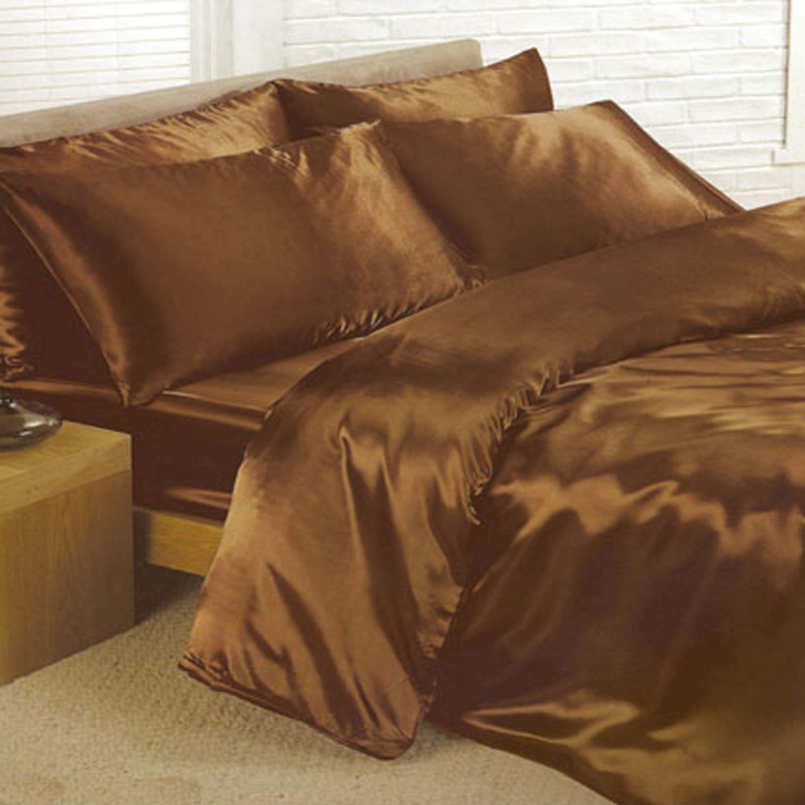 Housse de couette chocolat Super King en satin haut de gamme avec ses 4 taies