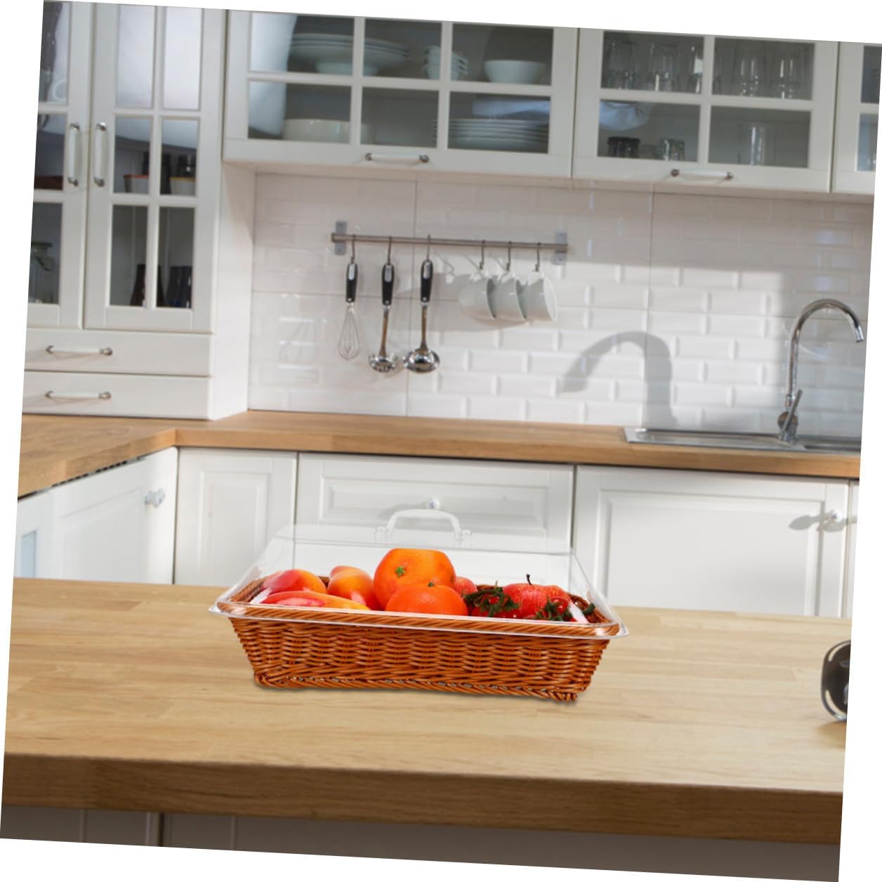 Rattan Bread Basket with Lid, Handwoven Food Serving Basket for Kitchen and Picnic, Multipurpose Woven Fruit and Bread Storage Container 40x30x15 Cm Brown