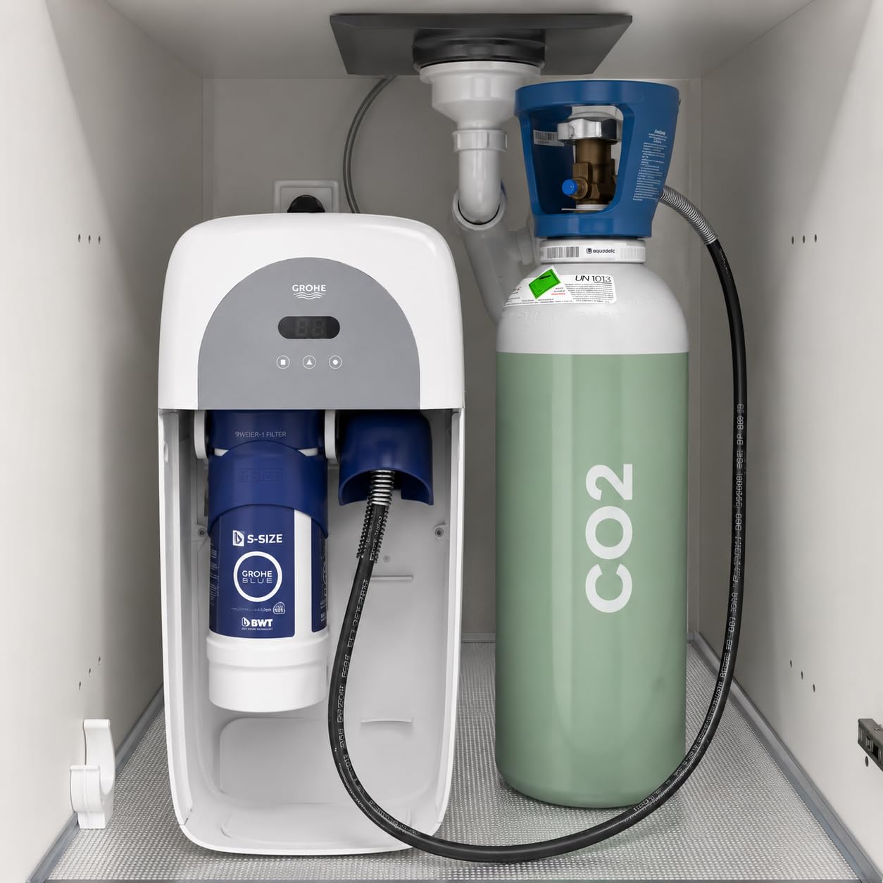 Neues Wasser Group Wąż wysokociśnieniowy Premium CO2 do Grohe Blue Home & SodaStream Crystal | kompatybilny z dużymi butelkami CO2 wielokrotnego użytku 2 kg | oszczędza do 80% kosztów CO2 |