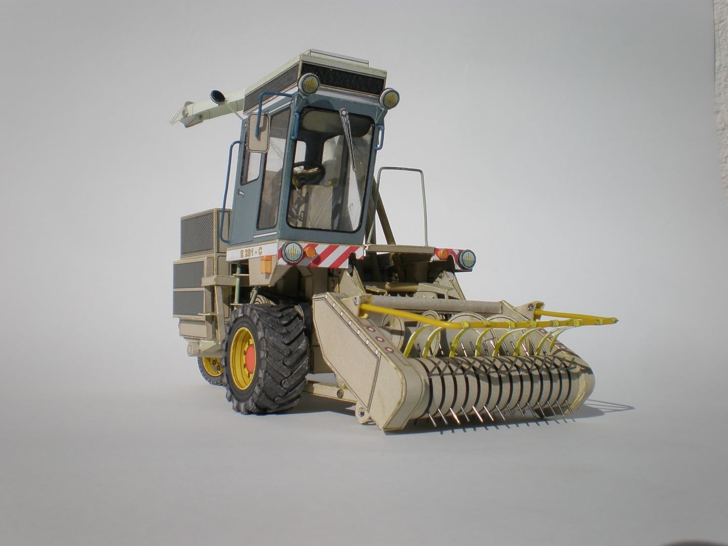 NZPOST 1:32 Germany Forschritt E 281-C Combine Harveste Handcraft Paper Model Kit (Unassembled Kit)