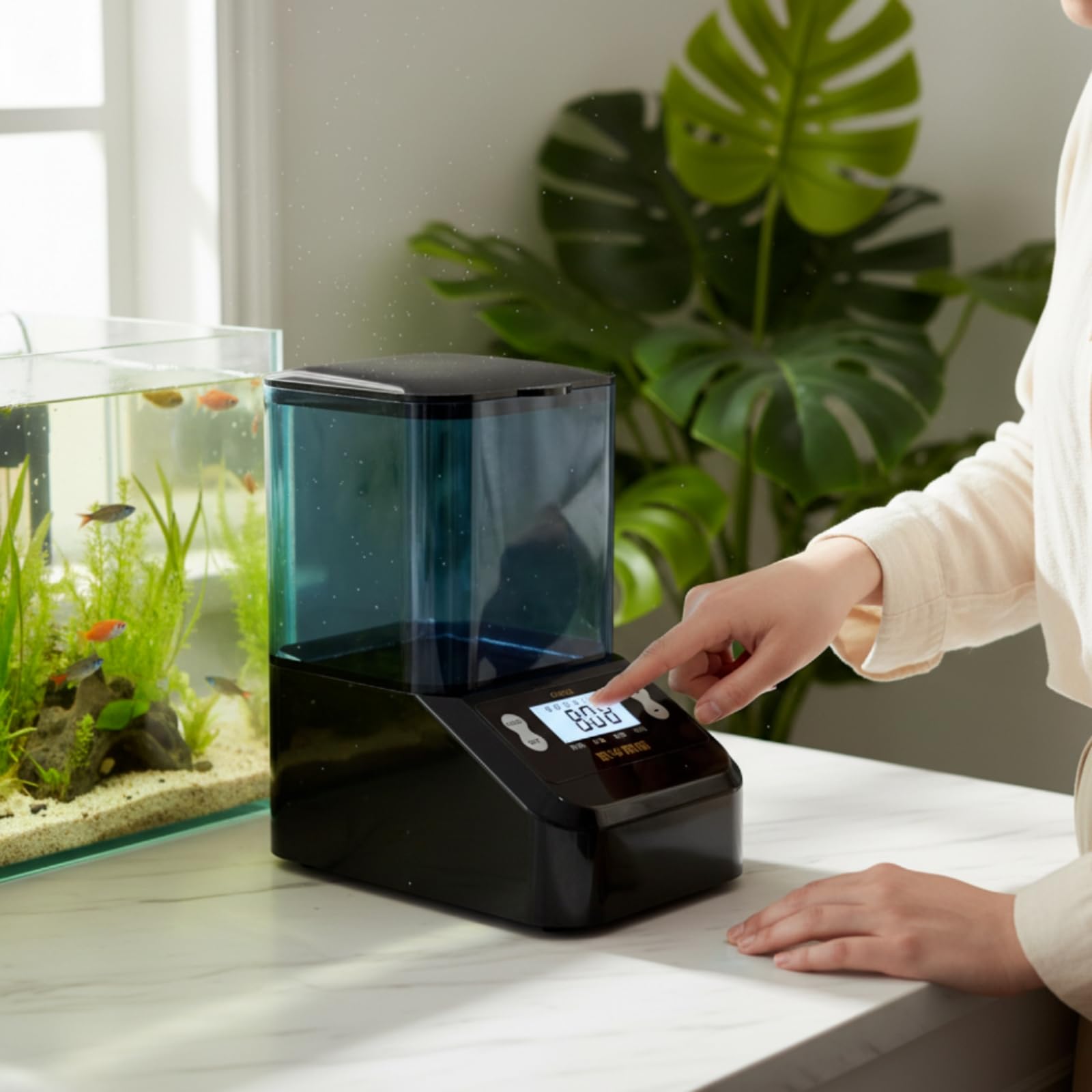 Mangiatoia con Regolatore di Tempo Programmabile Alimentatore con Cavo USB Digitale Alimentatore Regolatore di Tempo per Acquario, Nero, 1000ml Doppia Alimentazione Grandi Granuli