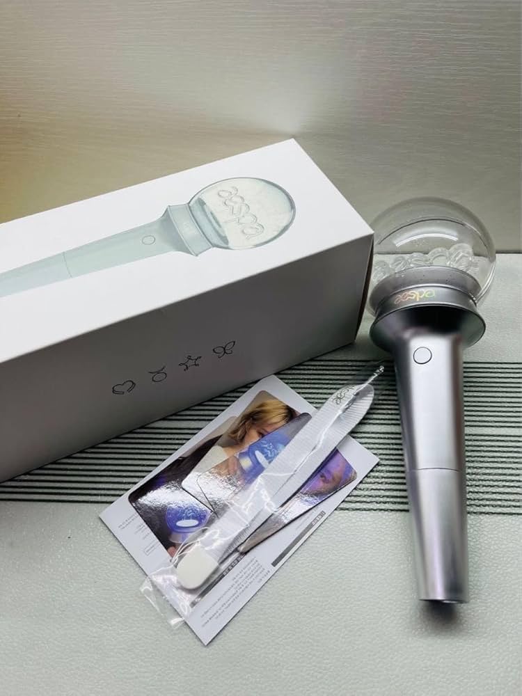 【新品未使用】 aespa ペンライト 公式 応援棒 2本セット Amazon.co.jp: aespa エスパ ペンライト aespa エスパ ペン
