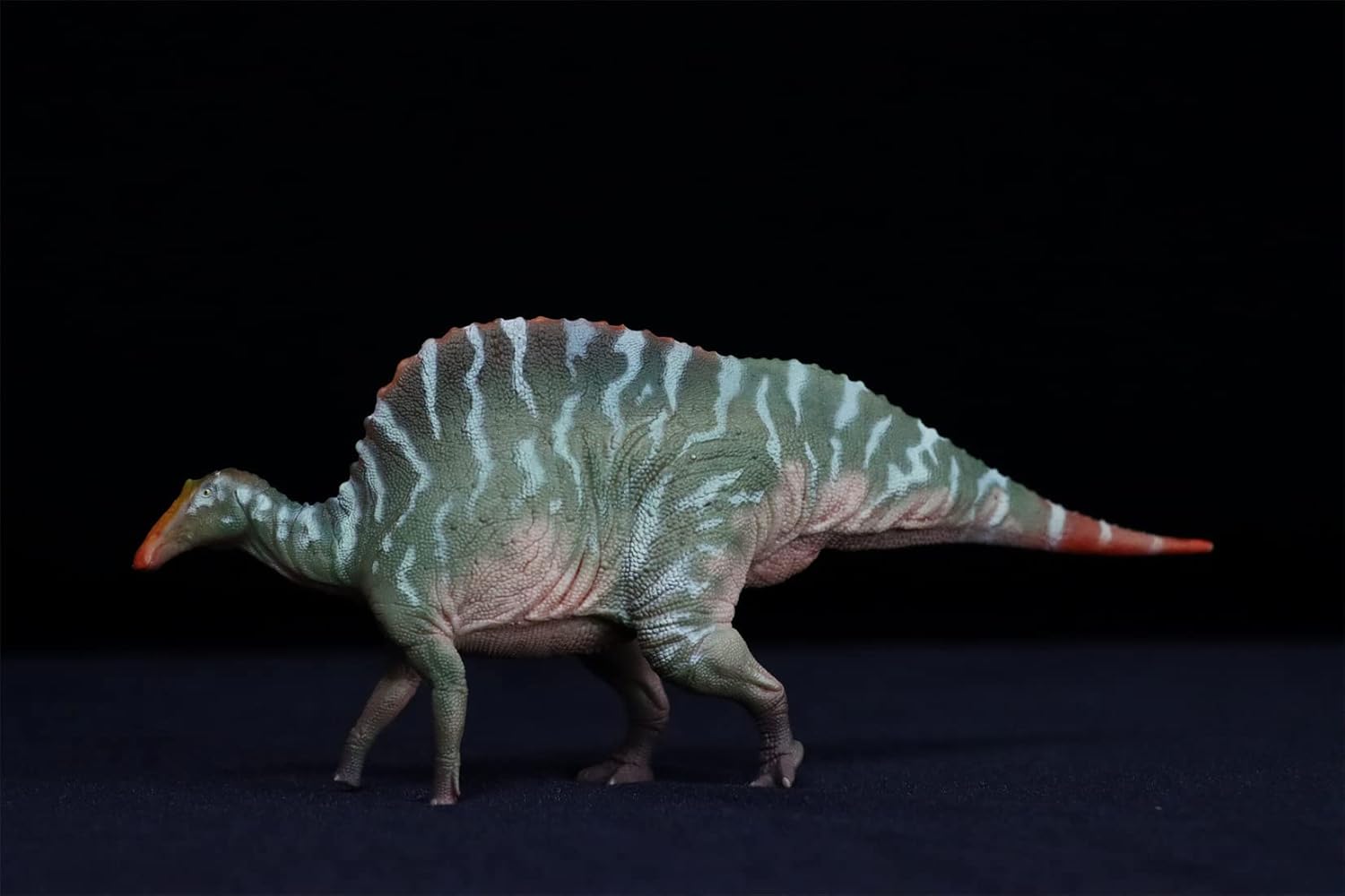 HLG 1:35 Scale Ouranosaurus Figure PVC Dinosaur Model Collection Realistic Wonderful Decoration Gift for Adult (Green)