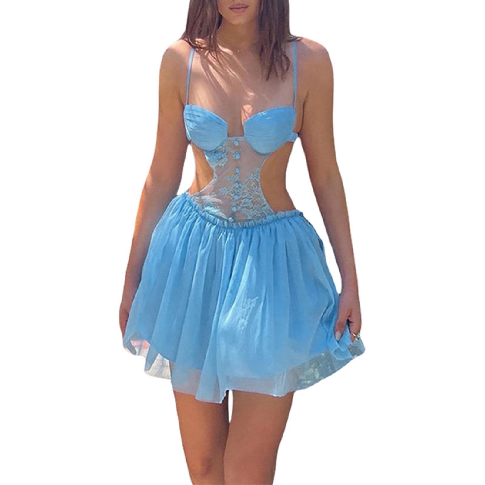 Dos nu élégant et taille élastique sur cette robe en tulle bleue fluide d'été