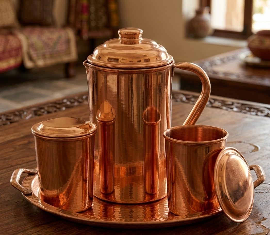 BRACOP® Miedziana karafka na wodę i szklany zestaw 1,5 litra miedziany dzbanek z 4 kubkami i pokrywkami Moscow Mule kubek szklanka dzbanek na wodę szczelny kubek naczynia do serwowania pojemnik do