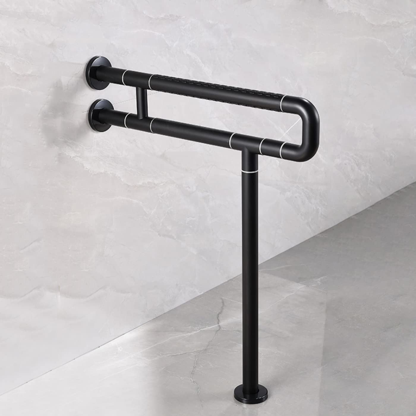 Poignée coudée de sécurité pour éviter les chutes en salle de bain