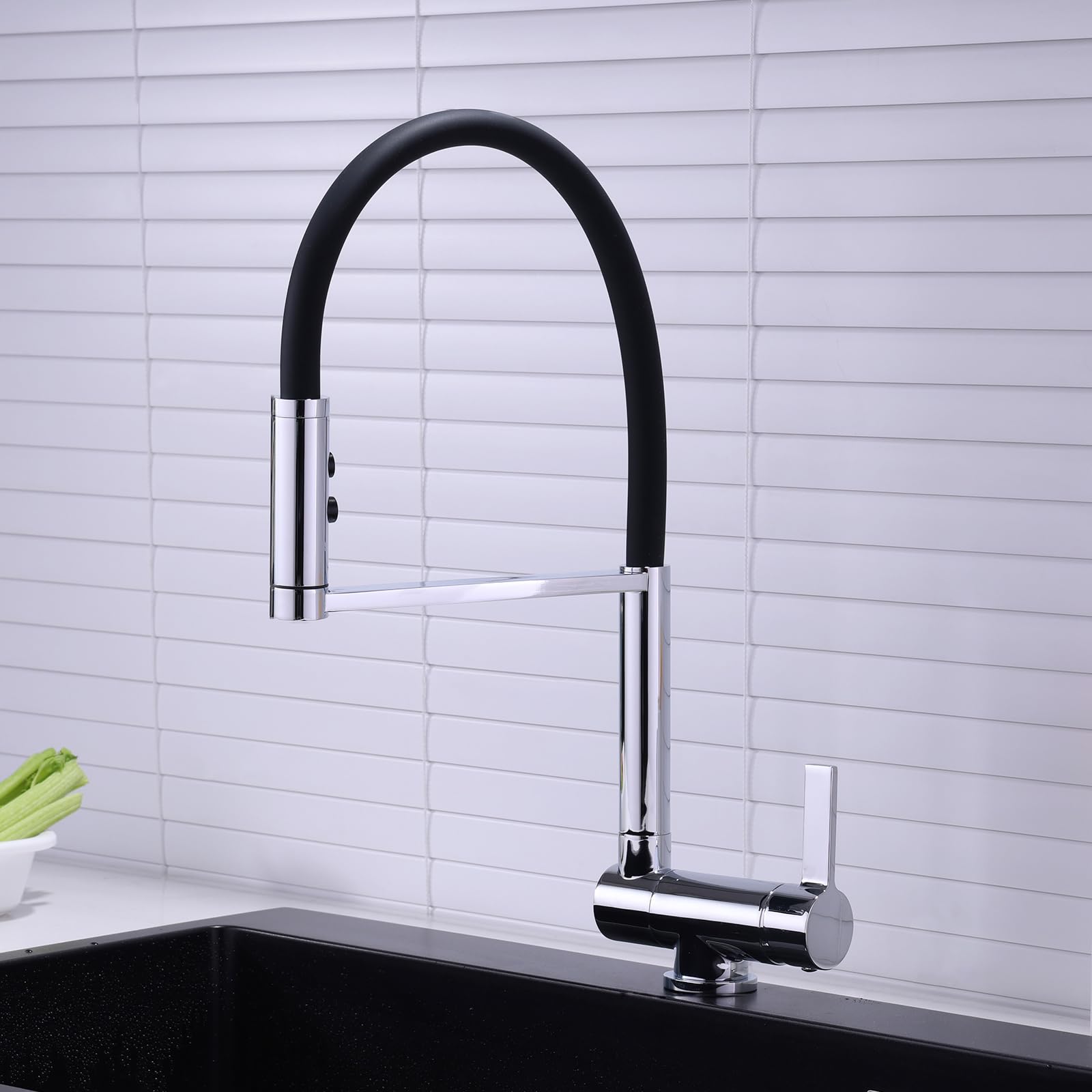 Robinet de cuisine extractible idéal pour installation sous fenêtre et grand évier