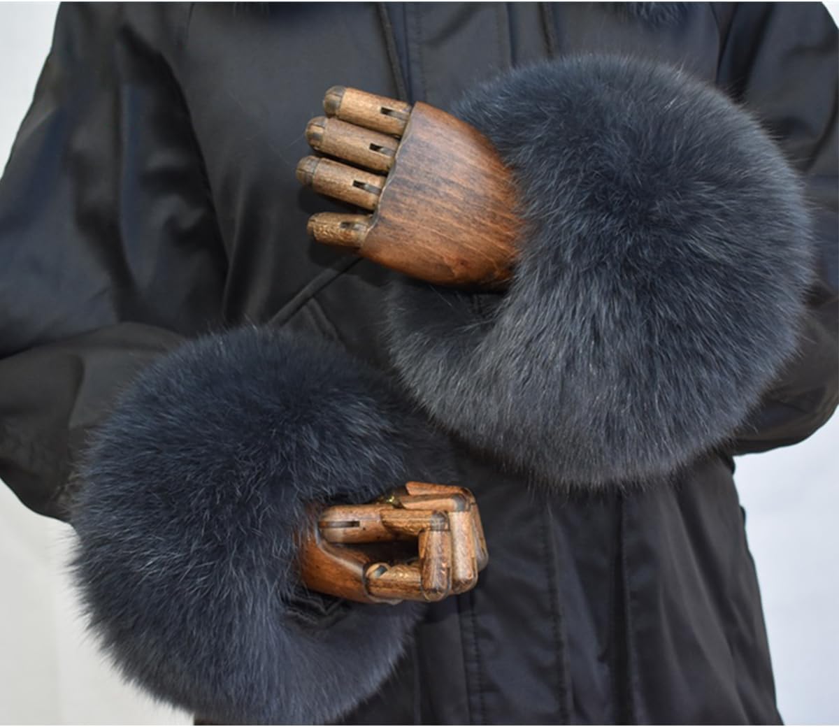 ECYC Ltd Women's Faux Fur Wrist Cuffs Furry Wrist Bands Warmers Winter Warm Fluffy Wrist Covers Faux Fur Short Wrist Cuff