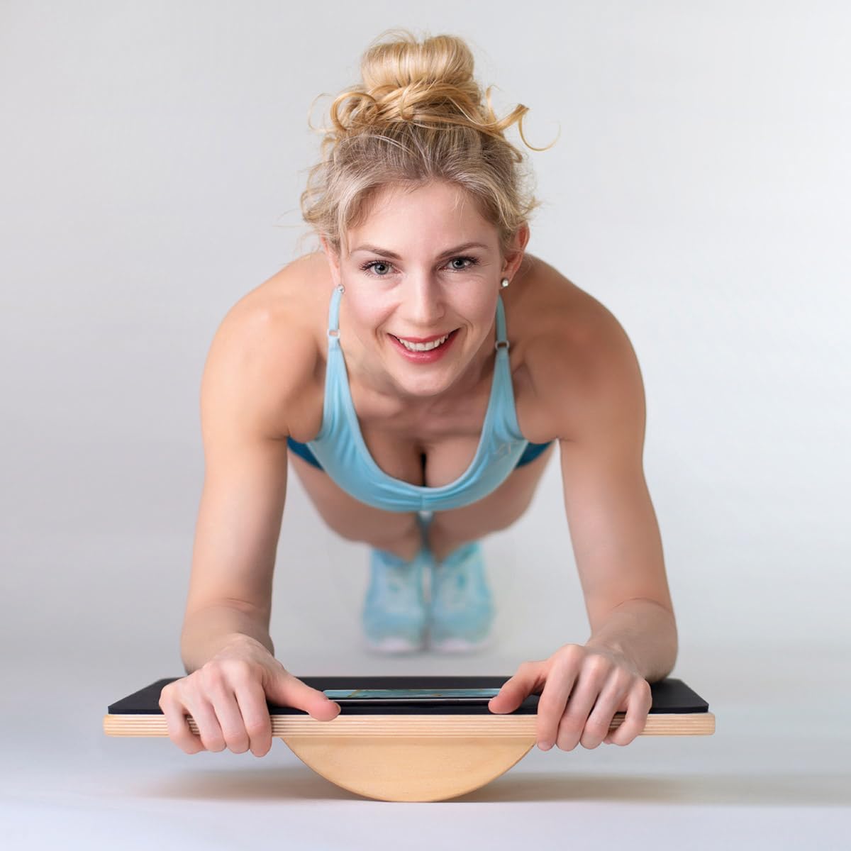 Plankpad STUDIO – interaktiver Ganzkörper-Trainer & Balance Board – Home Fitnesstrainer Made in Germany inkl. Smartphone-App mit Spielen & Workouts