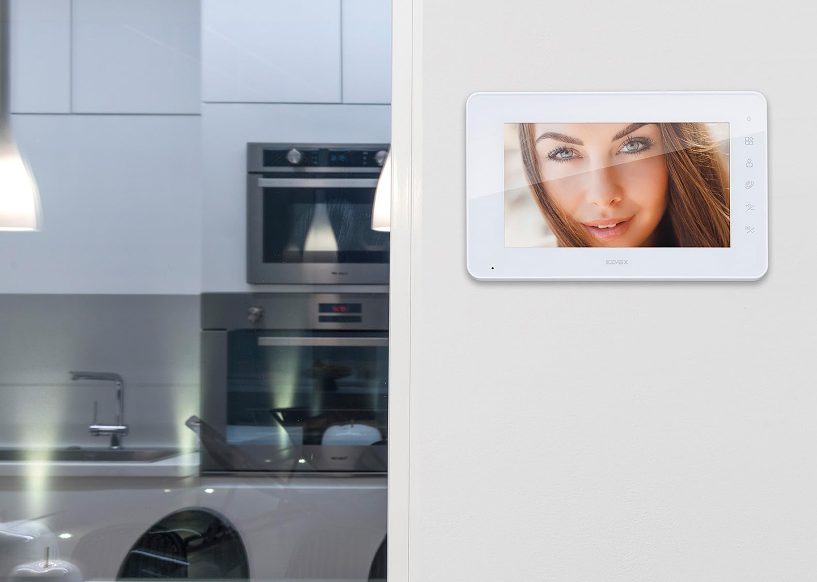 VIMAR K42931 Kit visiophone 2 familles pour Pose en saillie avec: 2 interphone, Platine de Rue à 2 Boutons, 2 alimentations DIN, étriers de Fixation, Contrôle des accès RFID, Écran 7 Pouces