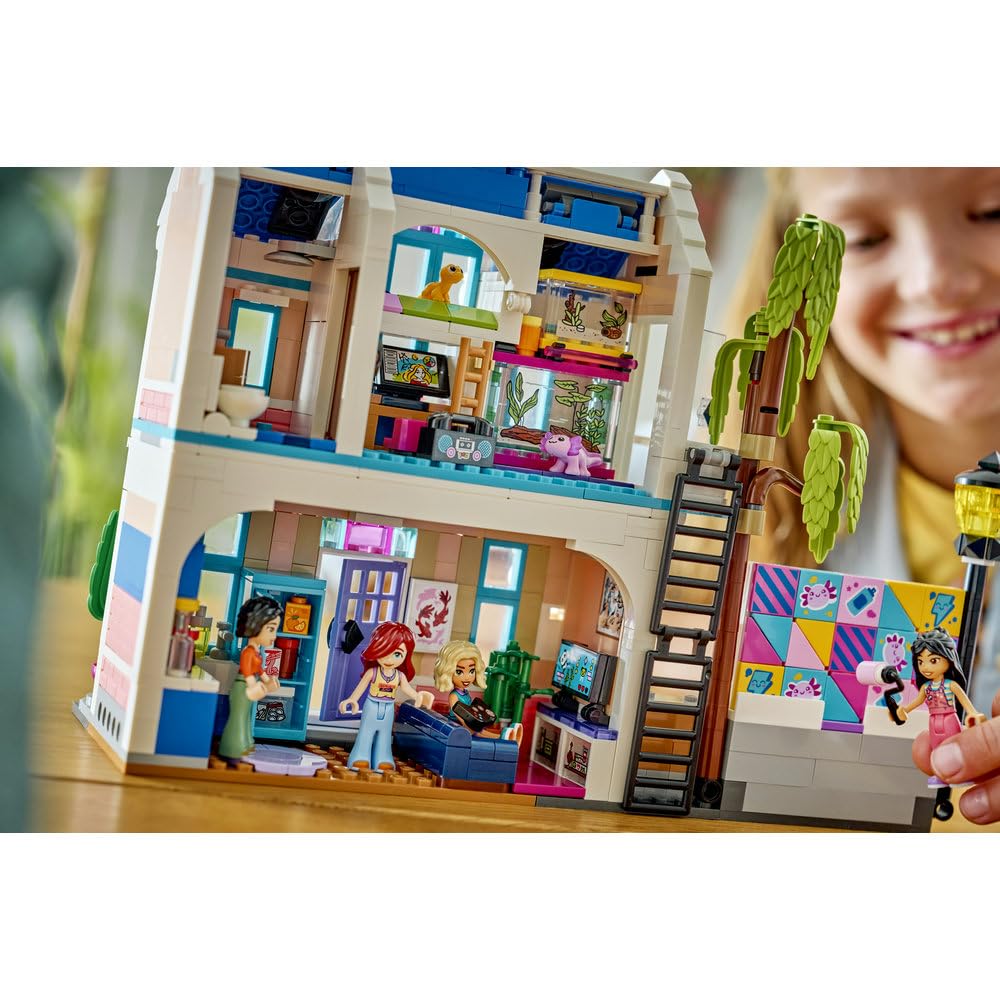 LEGO Friends Dom rodzinny Liann 42687 | Rodzinne scenki, zestaw do odgrywania ról, prezent dla dziewczynki i chłopca 7+, 946 elementów