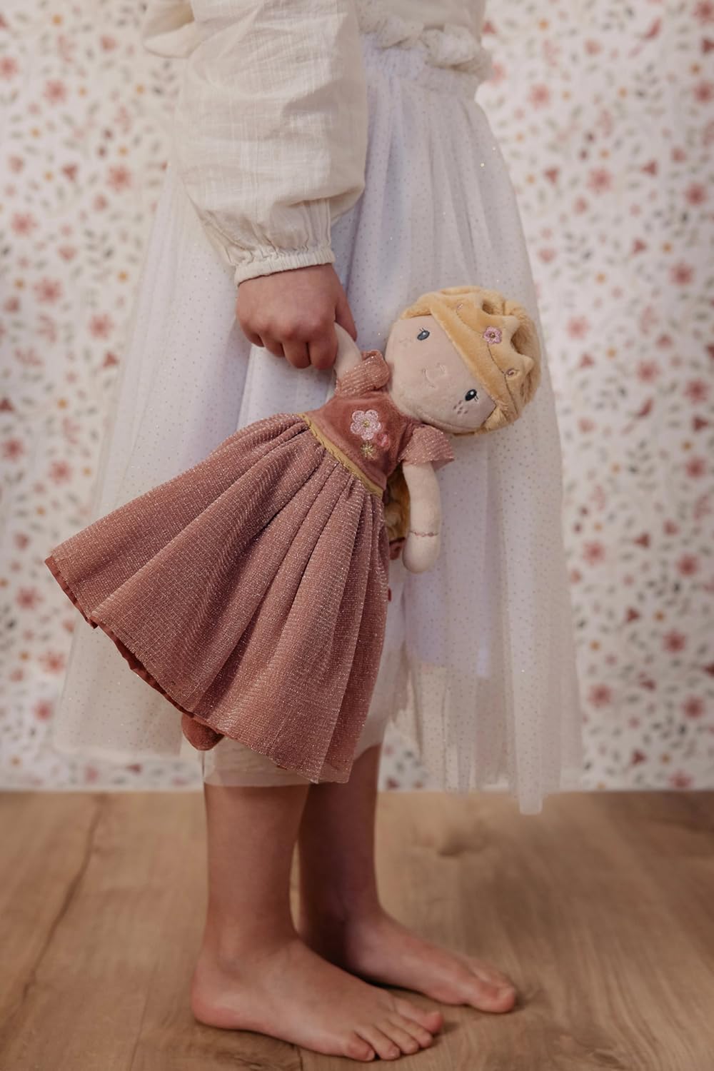 Little Dutch Muñeca de Tela Suave – Muñeca Diferentes Diseños – para niñas a Partir de 12 Meses – para Abrazar y Acompañar (Princesa Julia)