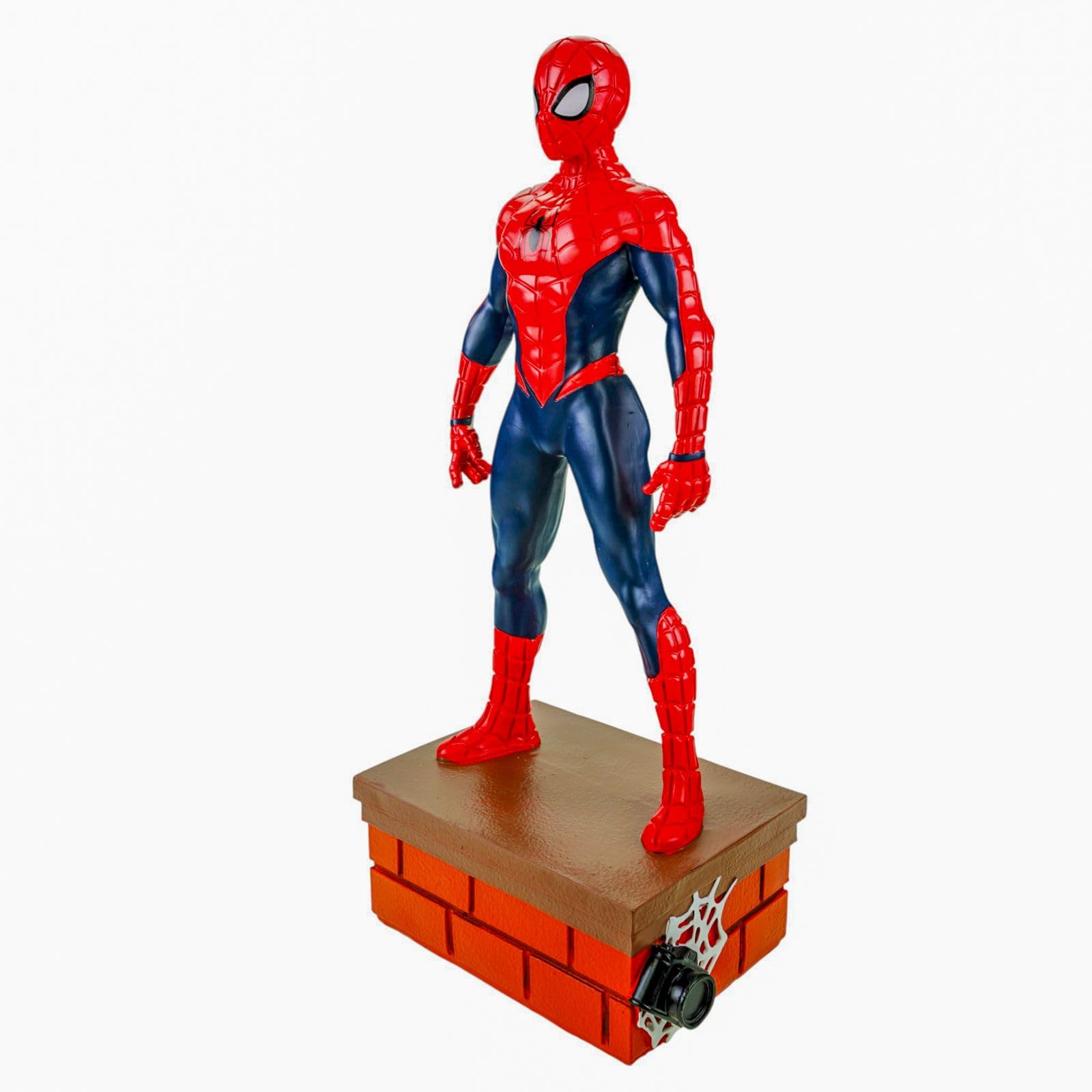 Gartenfigur Spiderman 41 cm Dekofigur Polyresin Figur für In- und Outdoorbereich | Superheld auf Ziegelsockel als Blickfang für Garten, Terrasse, Balkon oder Wohnzimmer