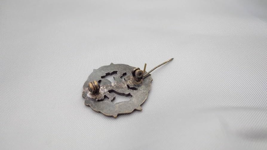 Amazon.co.jp: 聖心女子学院 中等科 高等科 校章 ピンバッジ