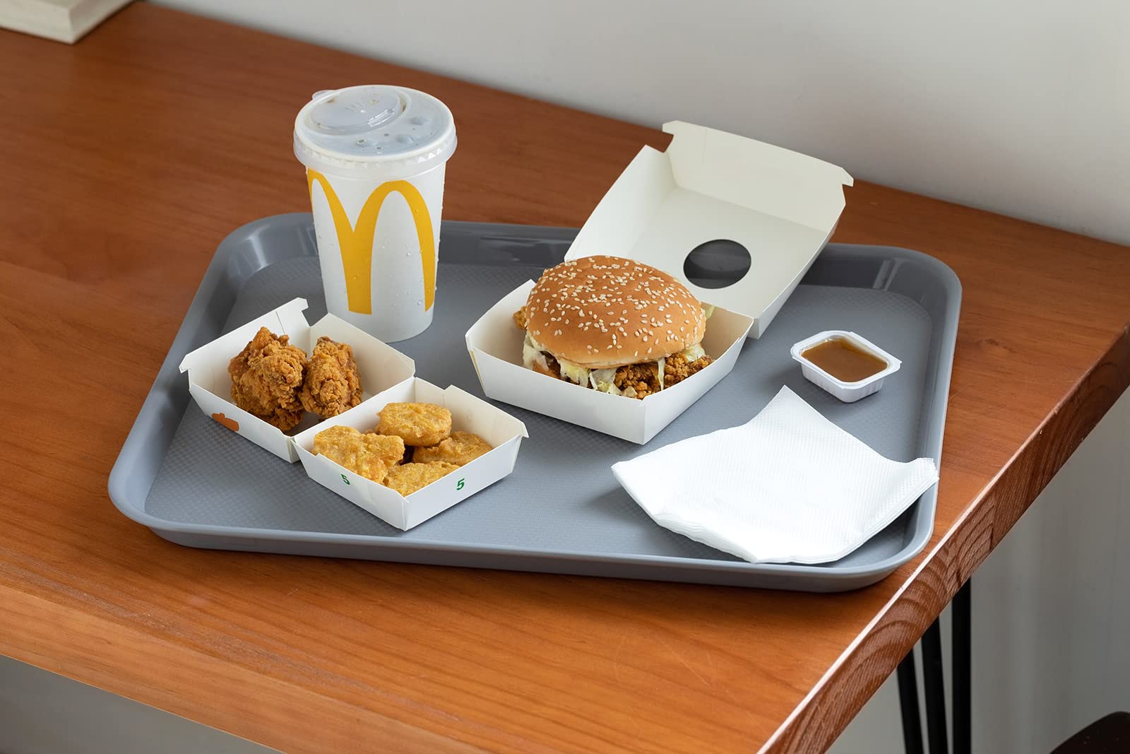 Aebeky Bandejas de plástico para cafetería, bandejas de comida rápida, 13 x 17 pulgadas, juego de 6 (gris)