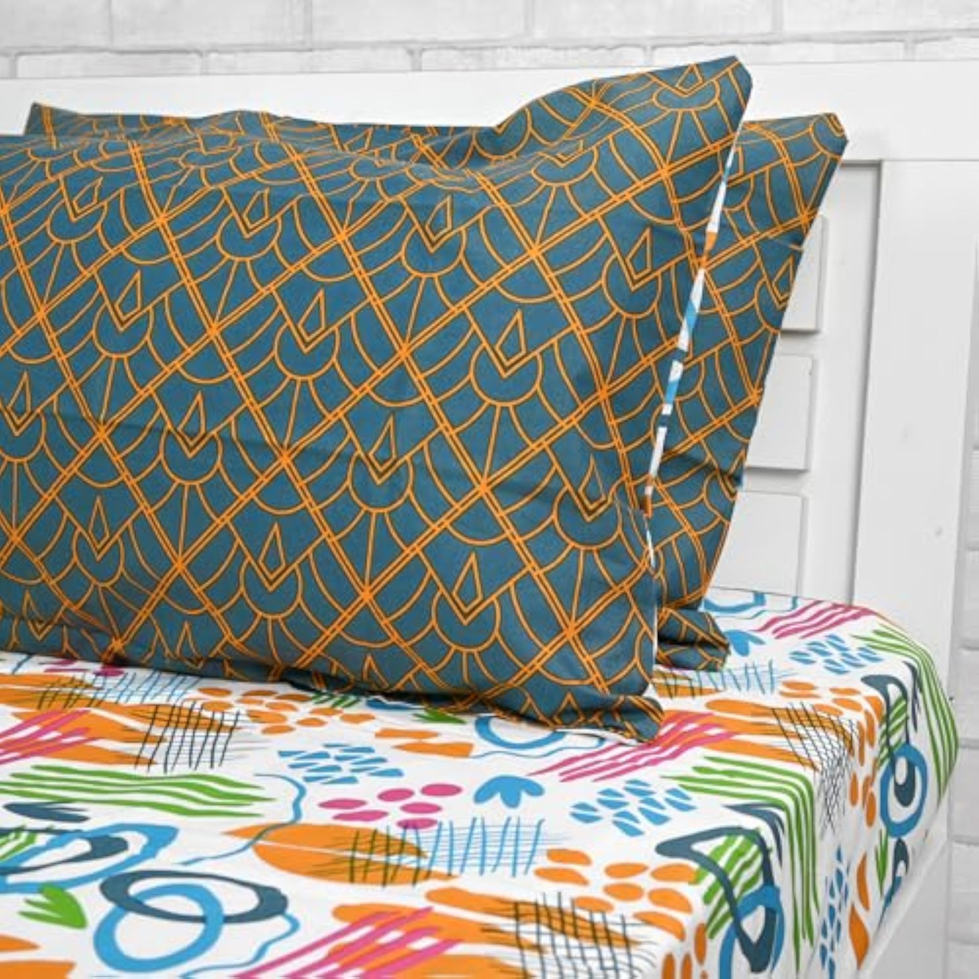 100% Cotton King Size Bedsheet with 2 Pillow Covers