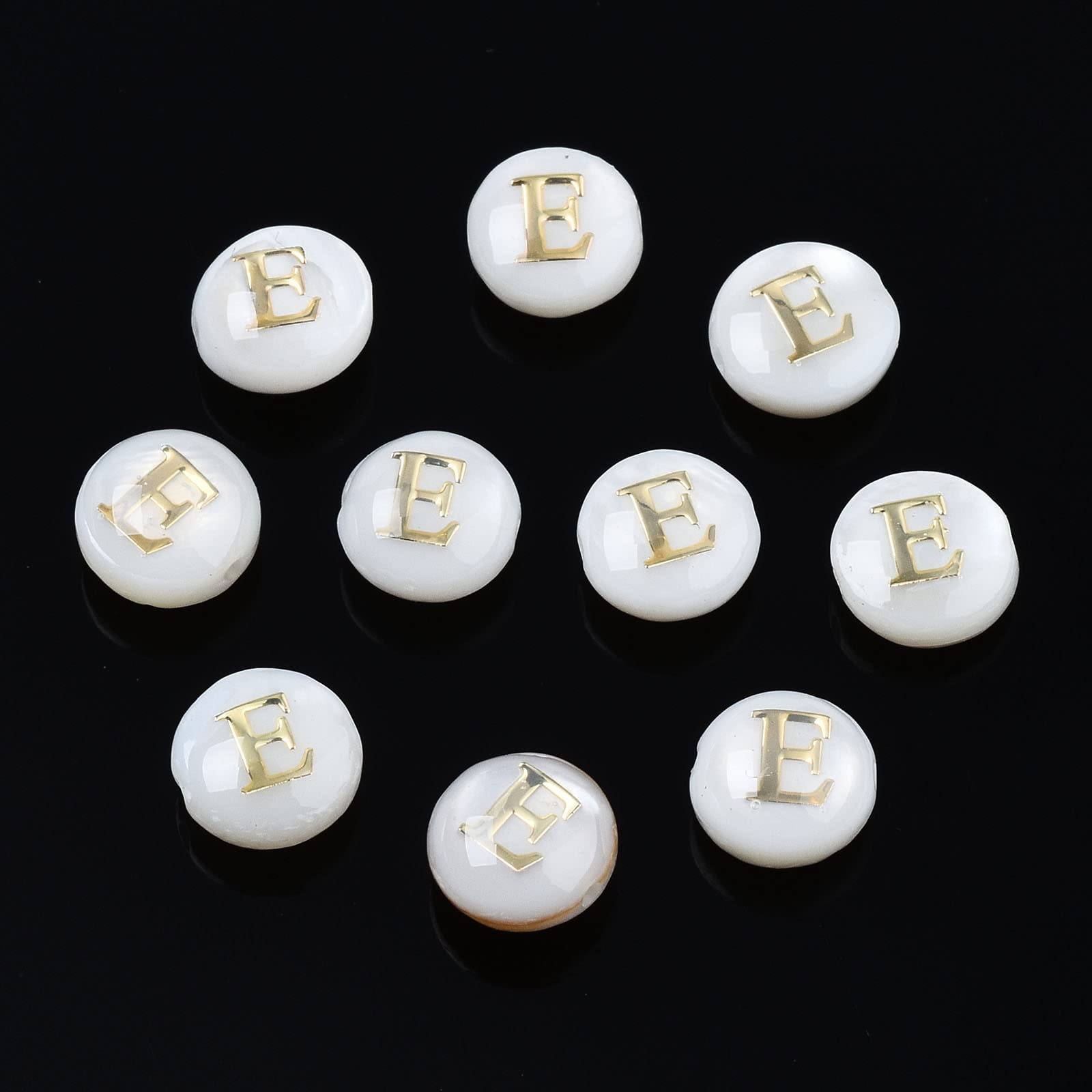Pandahall 20 Perline Lettera M In Conchiglia Naturale Con Ottone Dorato - Diametro 6mm, Foro 0,8mm - Per Gioielli Fai Da Te