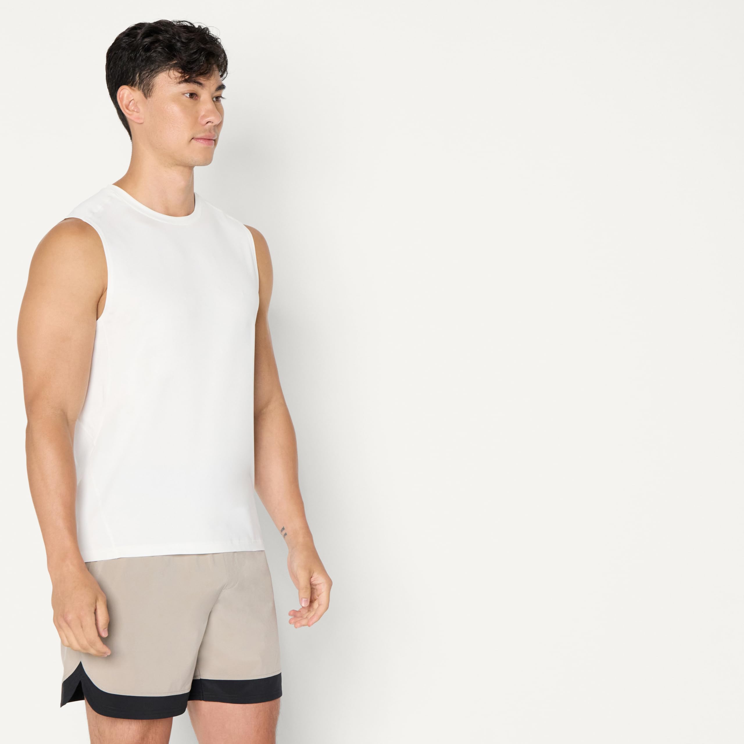 Amazon Essentials Mężczyźni Koszulka typu muscle shirt Tech ze stretchem