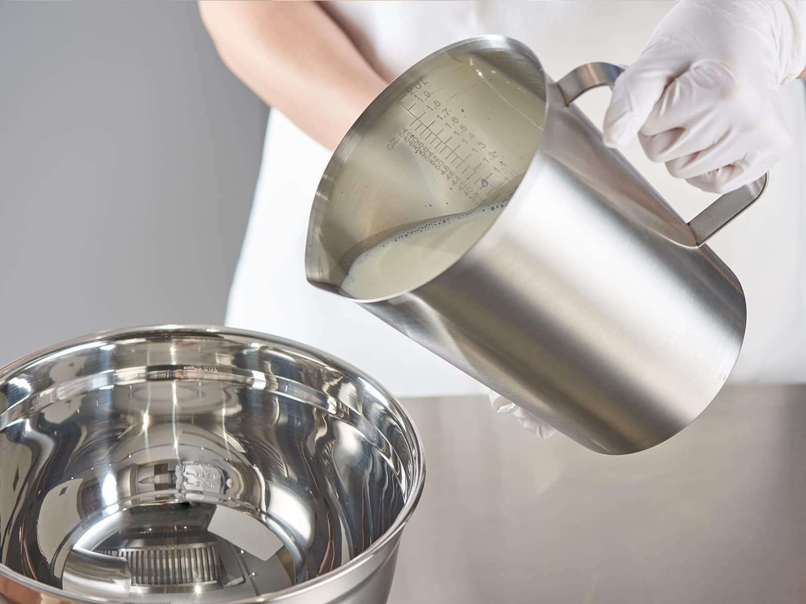 Misurino in acciaio inox (2 litri-8 tazze), brocca per schiumatura pesante, brocca per latte schiumante, tazza per schiumare latte con marcatura con manico per macchine da espresso, arte del latte