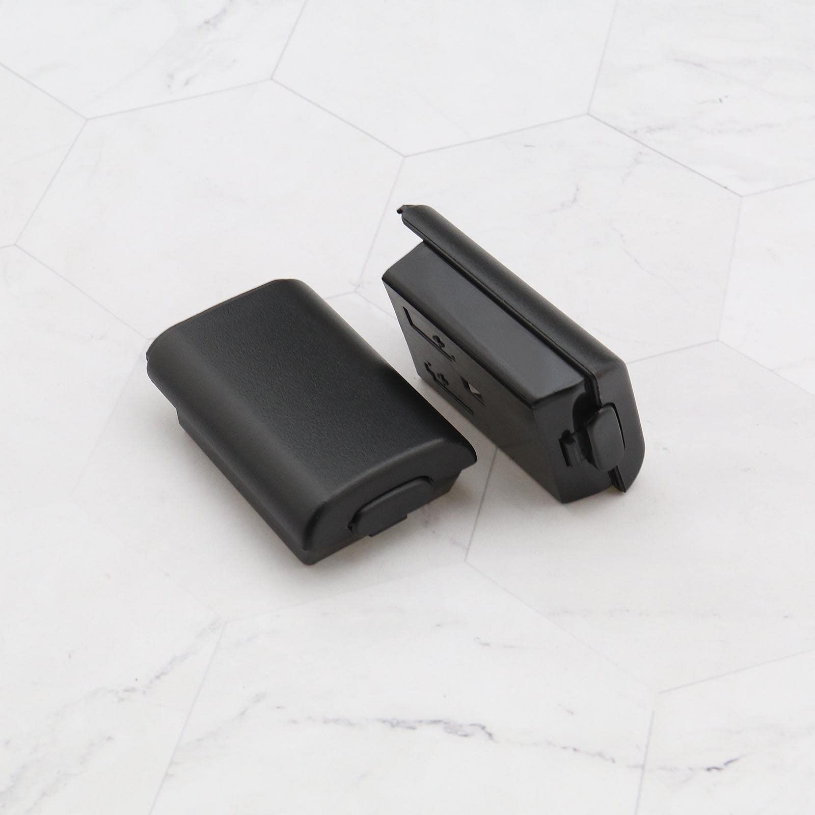 ECSiNG 6 fundas de repuesto para batería compatibles con Xbox 360, accesorios de batería negros