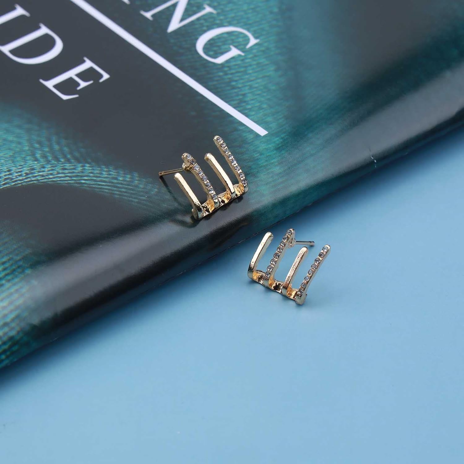 Boho Crystal Claw Earrings Gold Cz Needle Claw Stud Earrings Sparkle Needle Claw Earrings Minimalist Huggie Illusion Earrings Jewelry for Women - Image 4