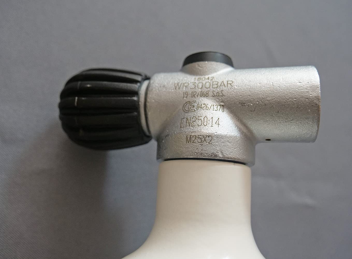 Bouteille de plongée 3 l 300 bar complète avec valve blanche M25 x 2