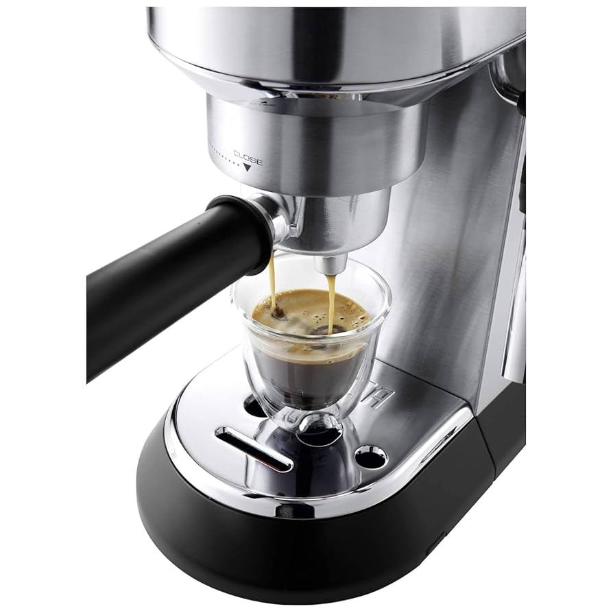 DeLonghi エスプレッソマシン 本体と付属品 Amazon | DeLonghi America, EC685M Dedica Deluxe Espresso, Silver