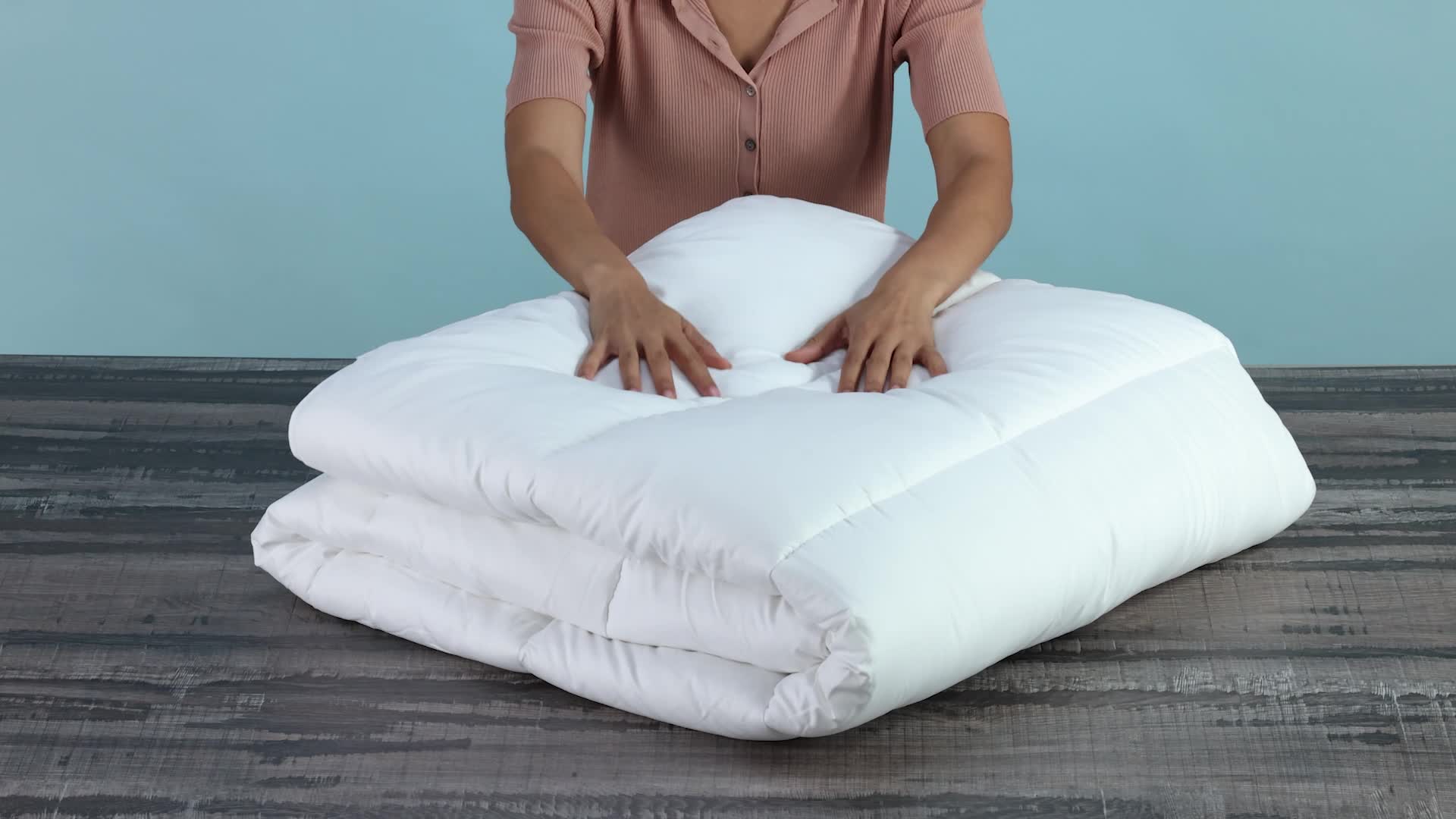 Couette Pierre Cardin 140x200 Cm – Microfibre – Anti-allergique – Lavable – Neuve