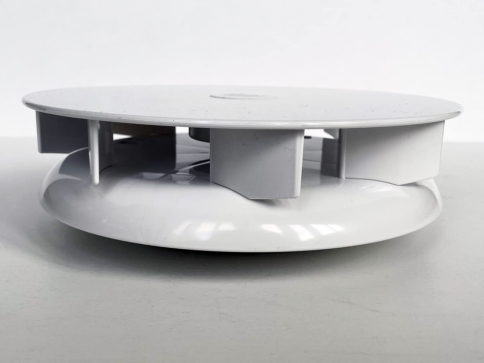 Petit ventilateur de fourgon rotatif à profil bas pour caravane de bus van blanc