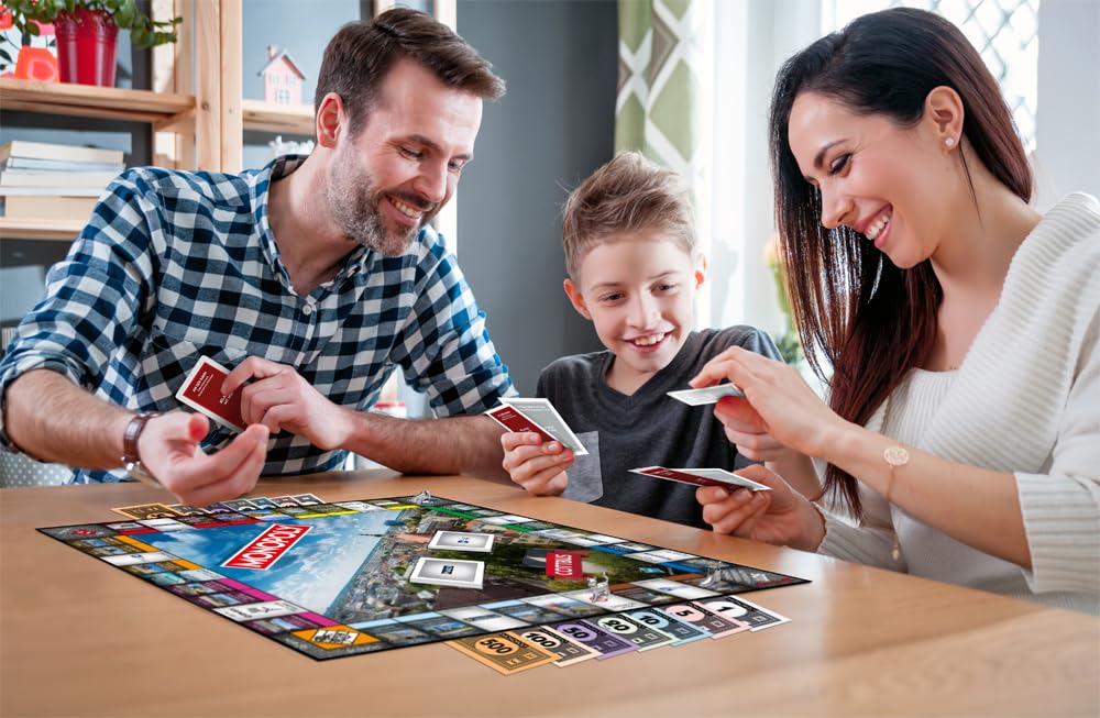 Monopoly Cottbus – Stadt-Edition von Winning Moves | Brettspiel mit Cottbus-Straßen & Sehenswürdigkeiten | Familienspiel für 2–6 Personen ab 8 Jahren | Geschenkidee & Souvenir