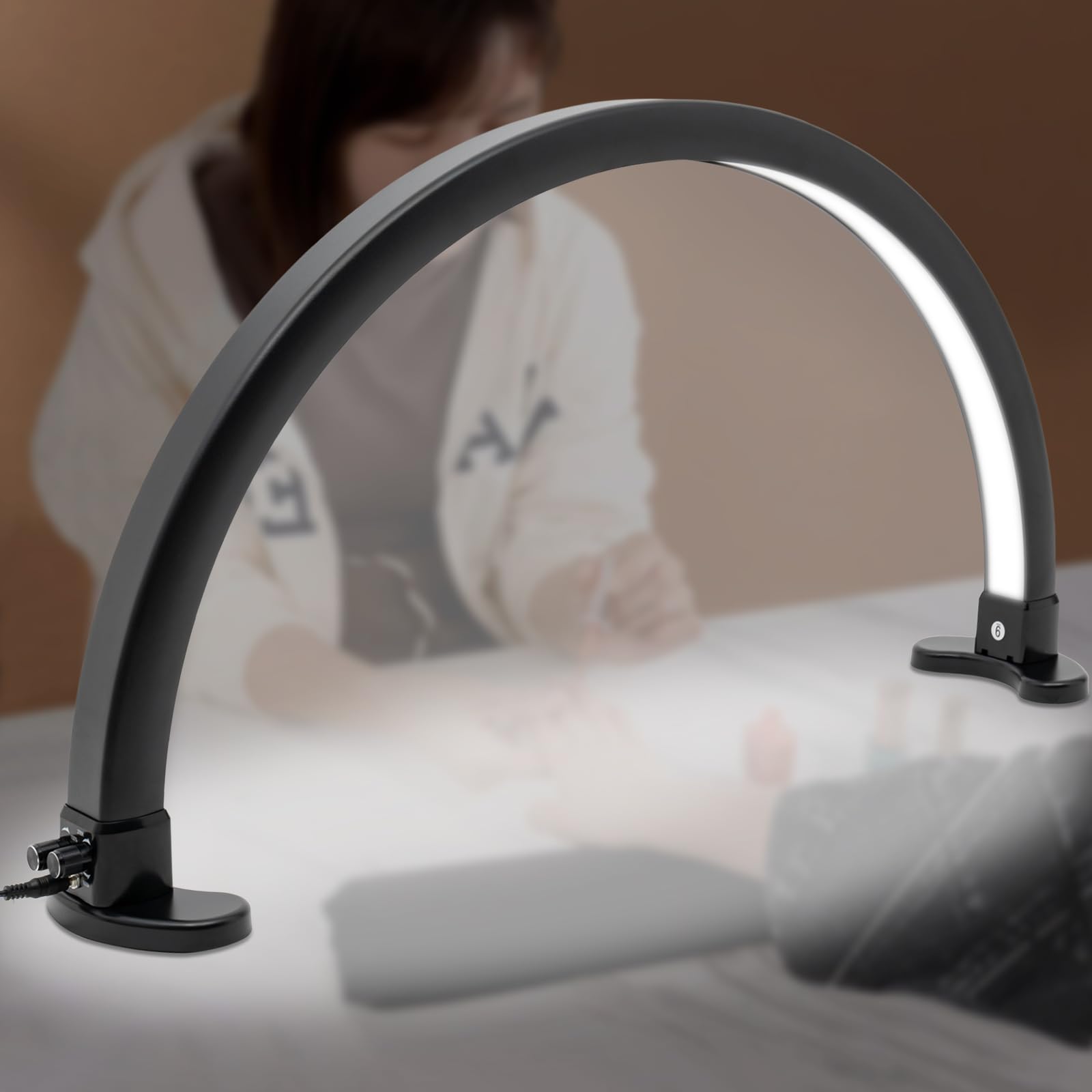 LED Schreibtisch- und Kosmetiklampe, Halbmond Studio Licht, 45 W, 3600 lm, 2700-5600 K, dimmbar für Maniküre, Salon & Arbeitsplatz (Schwarz)