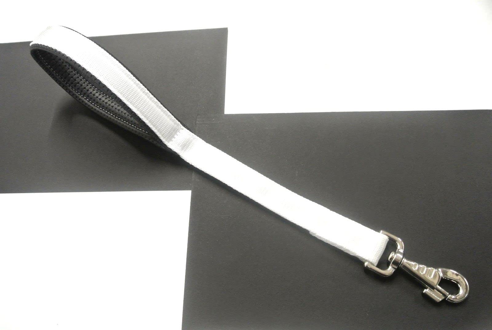 18" Short Close Control/Traffic Control Dog Lead With Padded Handle For Comfort In (White) — image 1