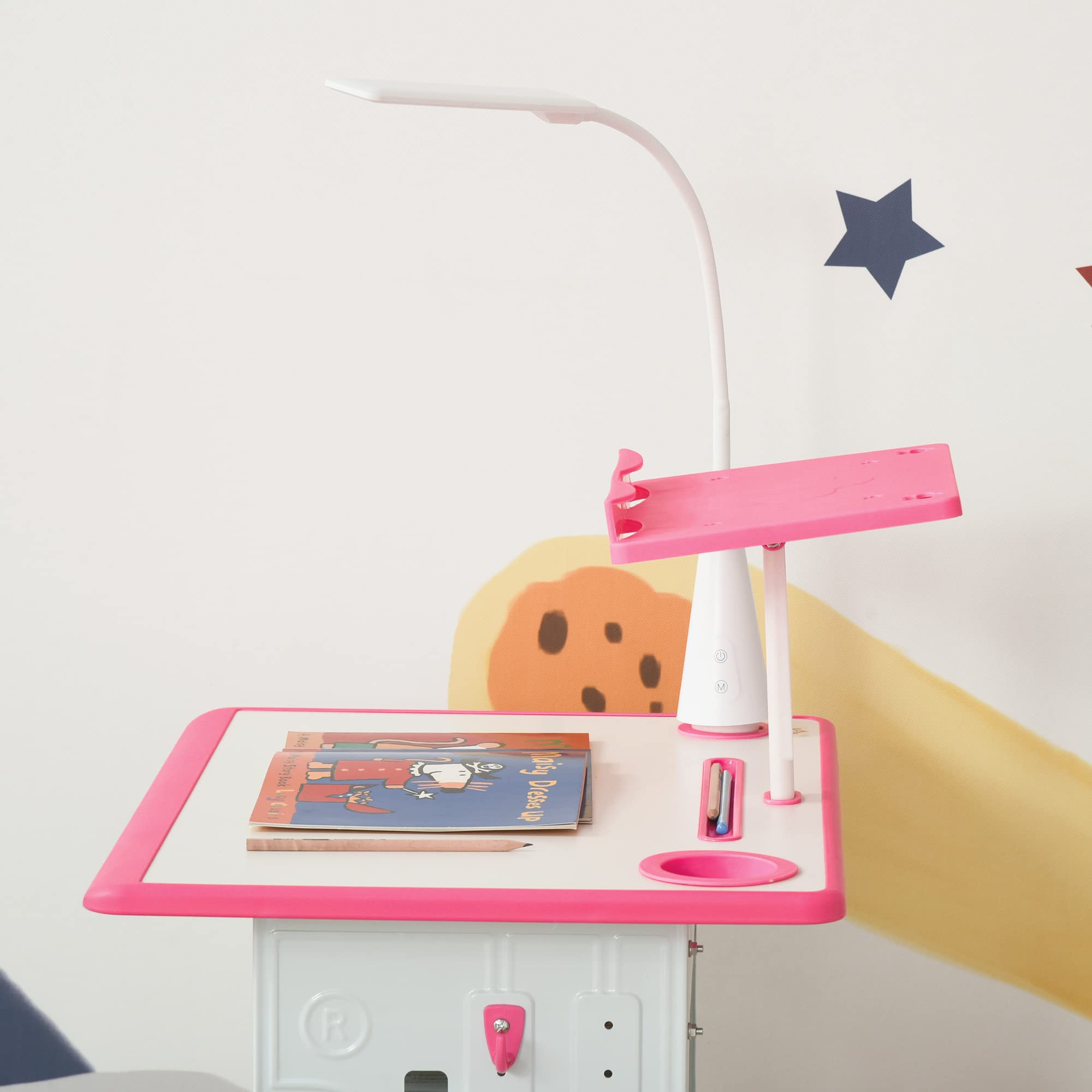 HOMCOM Banchetto per Bambini 6-12 Anni ad Altezza Regolabile con Lampada LED, Leggio e Mensola, Set Banco con Sedia per Bambini in PP, Acciaio e MDF, Rosa