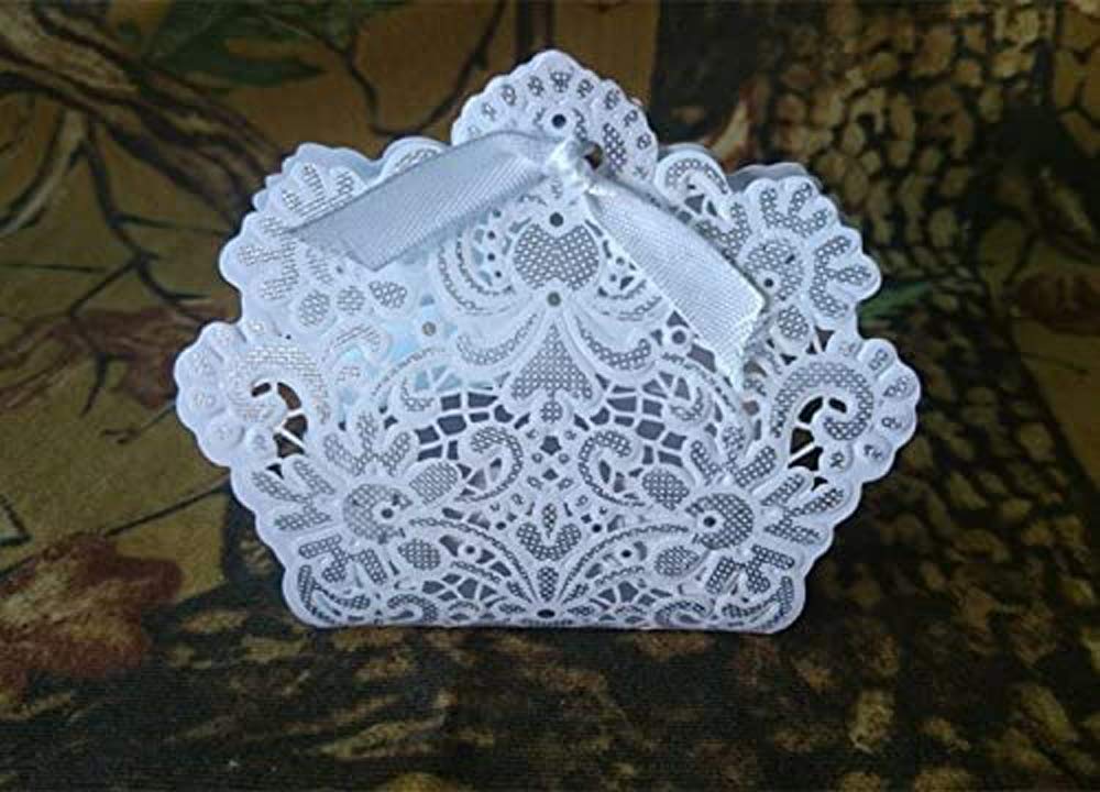 Krismile 50Pcs Wedding Decorations Red and Champagne Color Lace Hollow Candy Box Gift Box For Wedding Favors B002C (White)