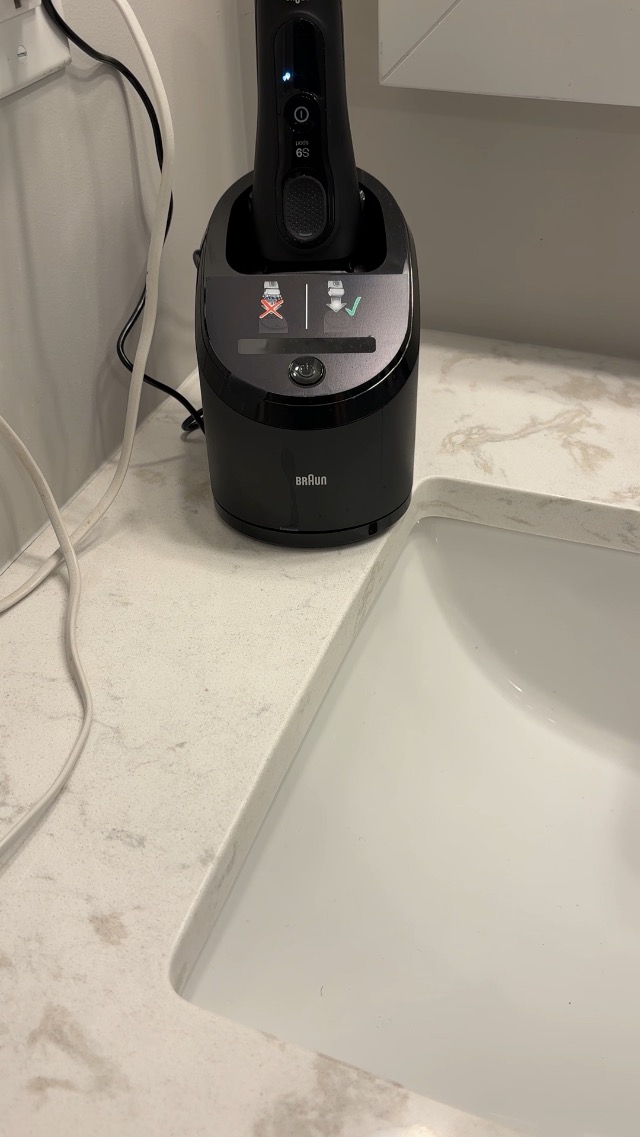 Watch Review of Braun Series 9 Sport Electric Razor on Amazon Live