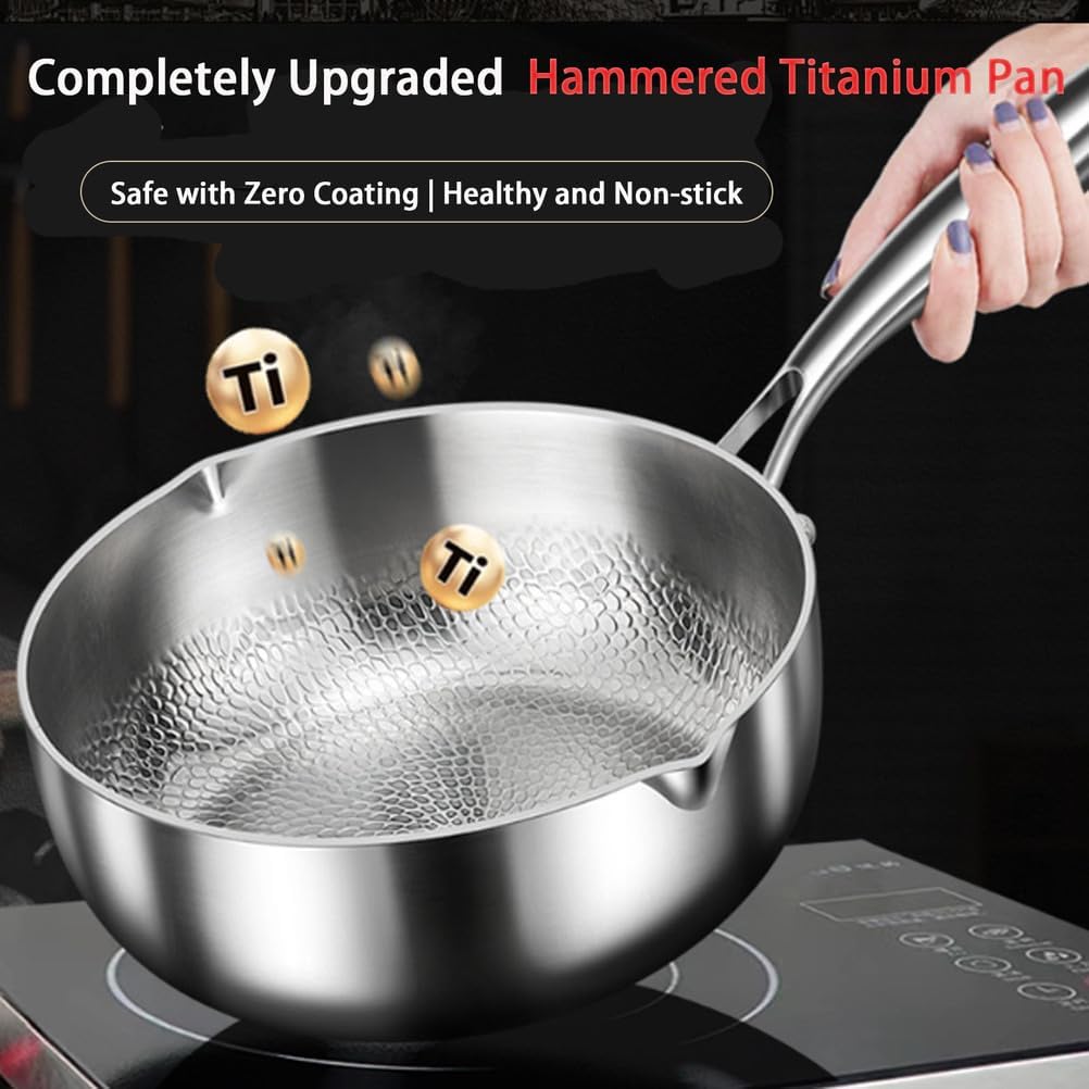 Padella Titanio, Padella in Titanio Martellato con Coperchio, Antiaderente Multifunzionale con Doppio Beccuccio, Riscaldamento Uniforme per Cucinare Tutti i Piani Cottura (With lid,20cm)