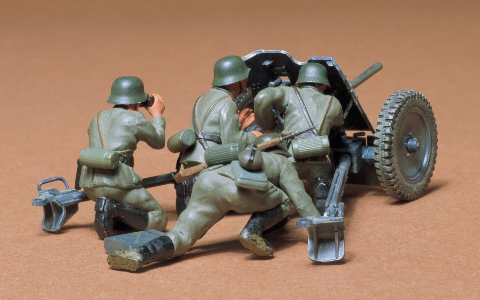 TAMIYA PAK35 36 対戦車砲 1/35 Amazon.com: Tamiya 1:35 3.7cm Anti Tank Gun (Pak 35/36