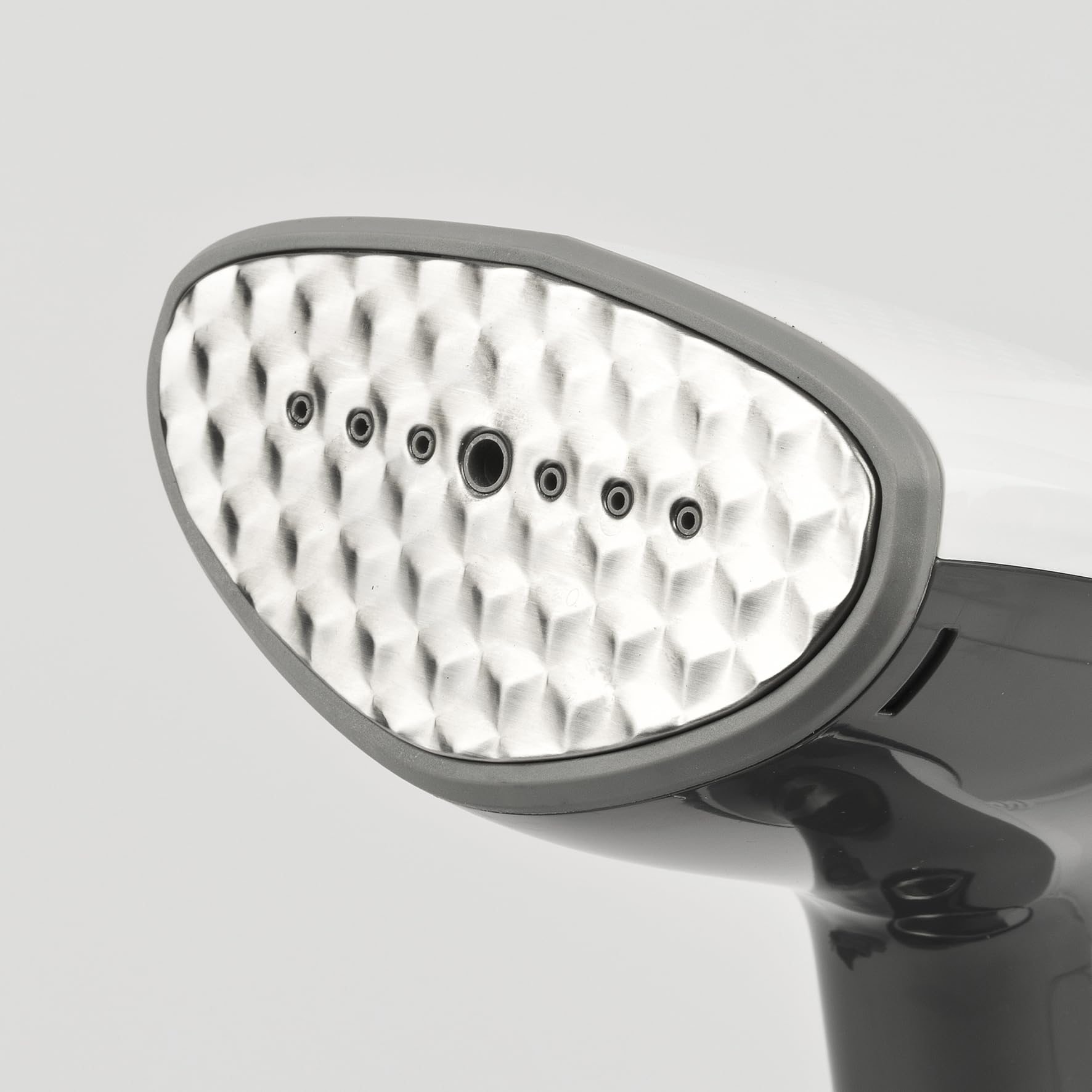 Girmi ST92 Ferro da Stiro Verticale a Vapore da viaggio, Stiratrice,1700 W, Piastra INOX, Capacità 360cc, Funzione Auto-spegnimento, Pronto in 40 sec, Accessori inclusi, Bianco/Grigio