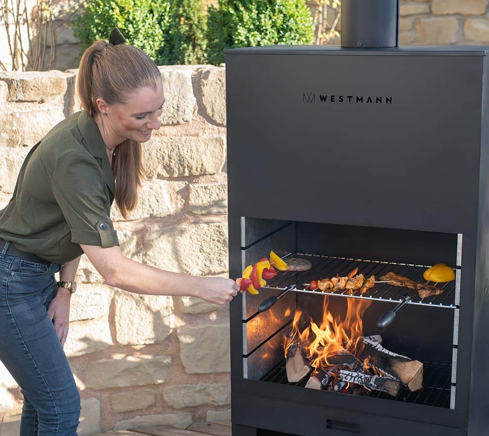 WESTMANN Terrassenofen & Grill | 70x41x229 cm Schwarz | Gartenkamin aus pulverbeschichtetem Stahl | Feuerstelle für Garten & Terrasse