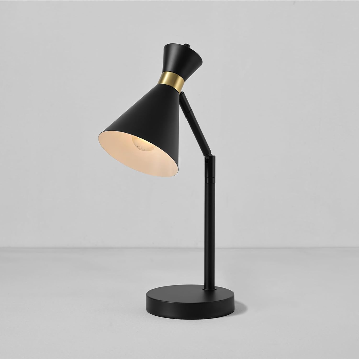 GLOBE Electric 61000056 16" Desk Lamp, Matte Black, Brass Accents, Pivot Joint, On/Off Rotary Switch on Socket, Reading Light, Dorm Room Essentials, Lamps for Living-Room, Office Décor