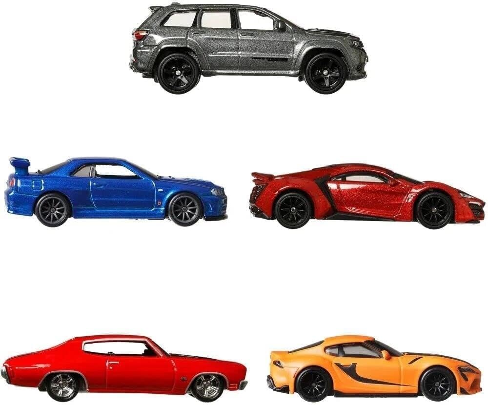 Hot Wheels Premium Cars Fast & Furious Premium Bundle, Gift for Fans & Collectors (HJC15)