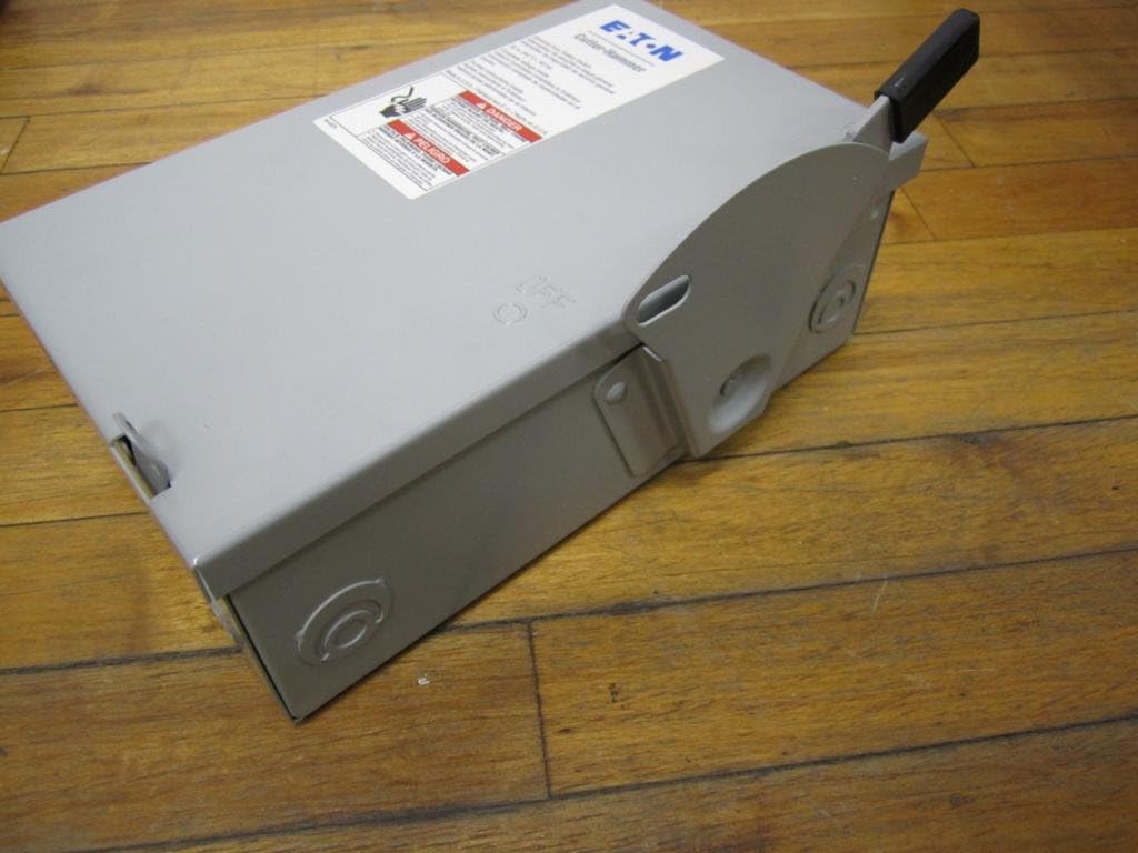 Eaton Indoor Fusible Safety Switch 30 Amp 240 V Boxed